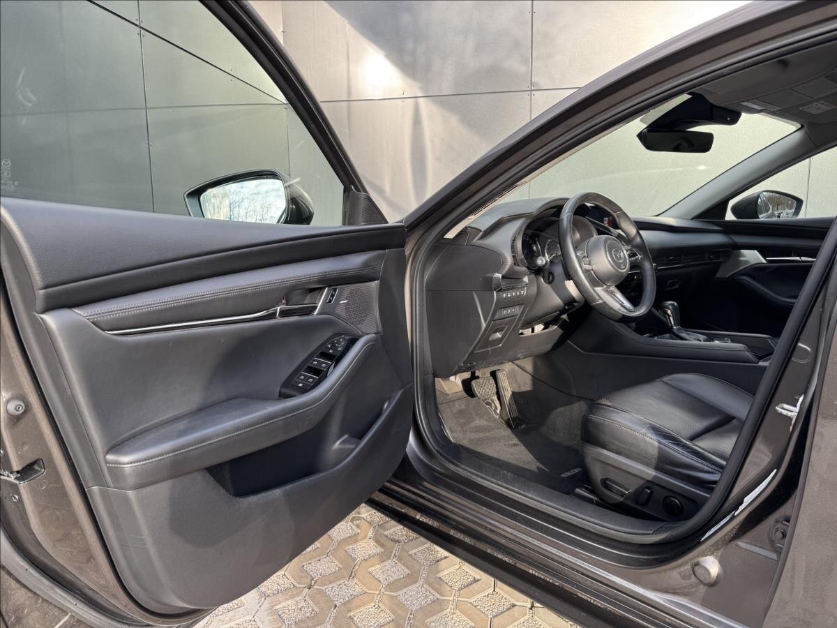 Mazda 3 Sedan / Limuzína 2,0 l 132 kw