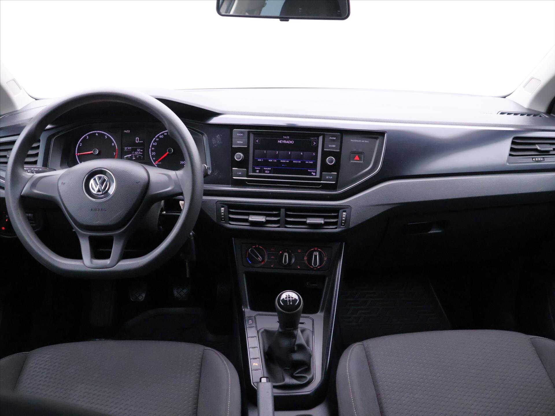 Volkswagen Polo Hatchback 999,0 48 kw