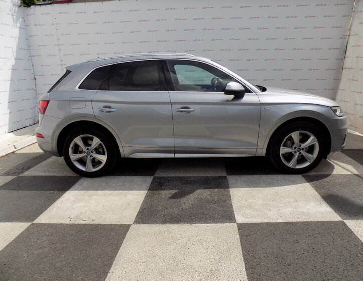 Audi Q5 SUV 2,0 l 140 kw