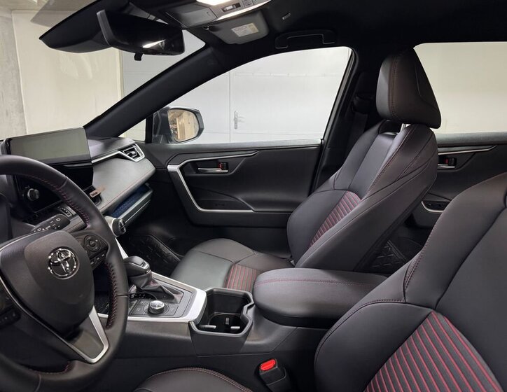 Toyota RAV4 SUV 2,5 l 228 kw