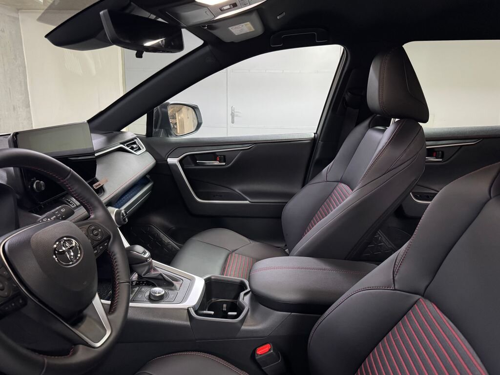 Toyota RAV4 SUV 2,5 l 228 kw