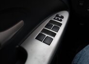 Toyota Urban Cruiser Hatchback 1,3 l 74 kw