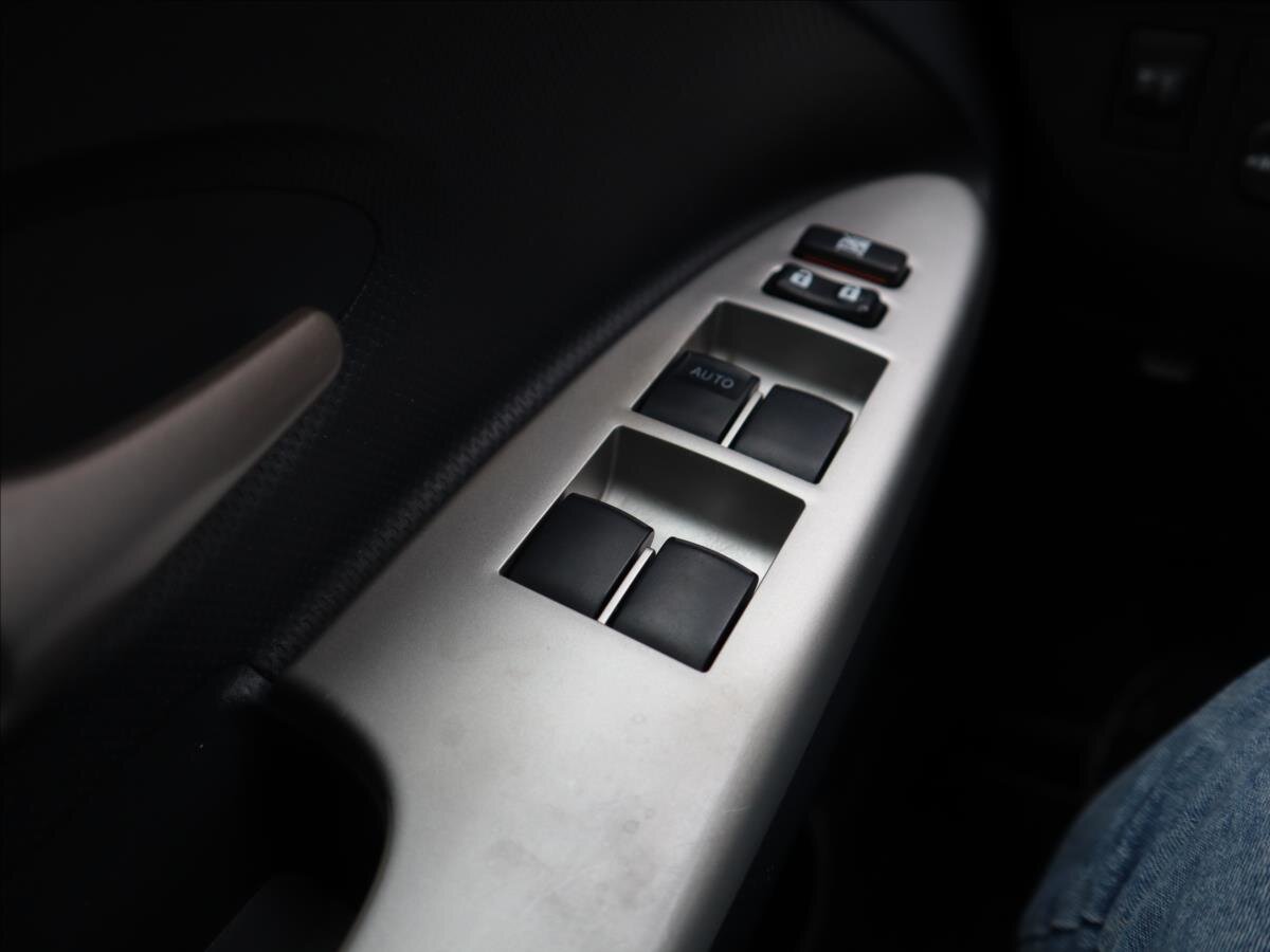 Toyota Urban Cruiser Hatchback 1,3 l 74 kw