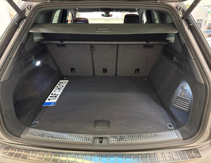 Volkswagen Touareg SUV 3,0 l 210 kw