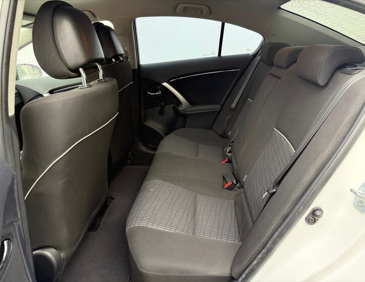 Toyota Avensis Sedan 1,6 l 97 kw