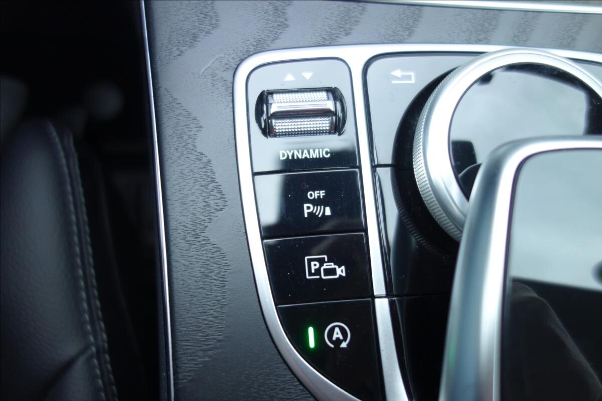 Mercedes-Benz Třídy C Sedan / Limuzína 2,0 l 143 kw