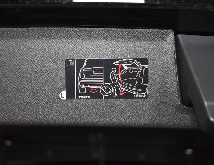 Volvo XC90 SUV / Terénní 2,0 l 228 kw