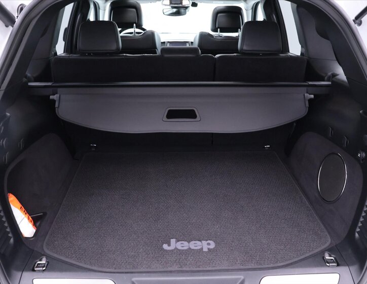 Jeep Grand Cherokee 10