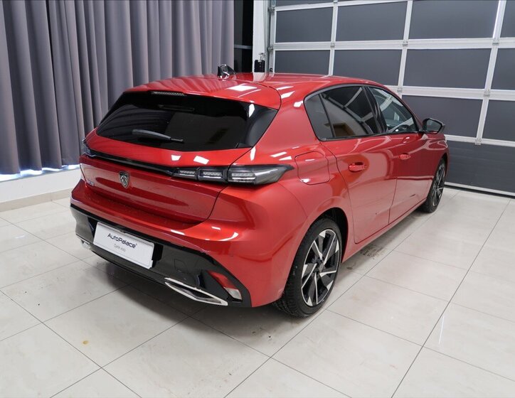 Peugeot 308 Hatchback 1,2 l 96 kw