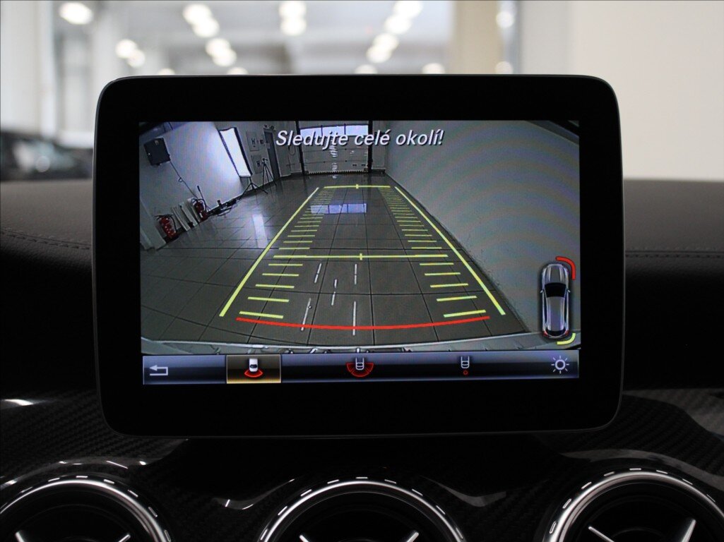 Mercedes-Benz GLA SUV / Terénní 2,0 l 155 kw