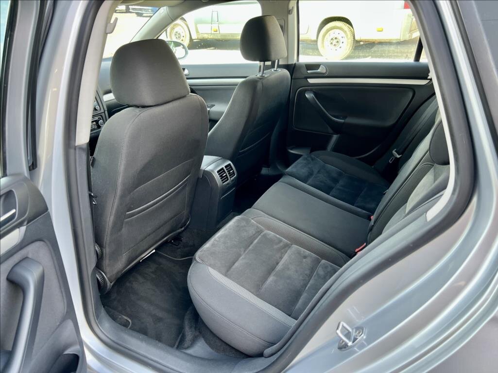 Volkswagen Golf Kombi 1,6 l 77 kw