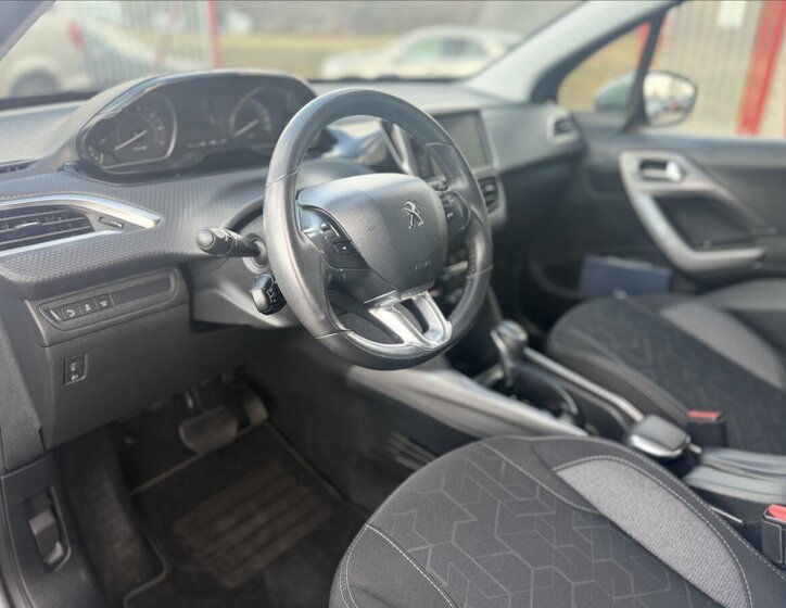 Peugeot 2008 SUV / Terénní 1,2 l 81 kw