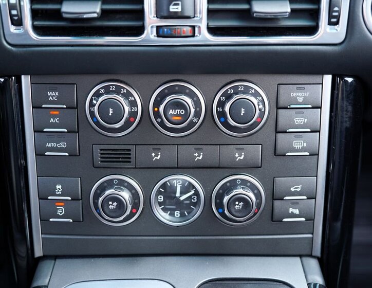 Land Rover Range Rover SUV / Terénní 4,4 l 230 kw