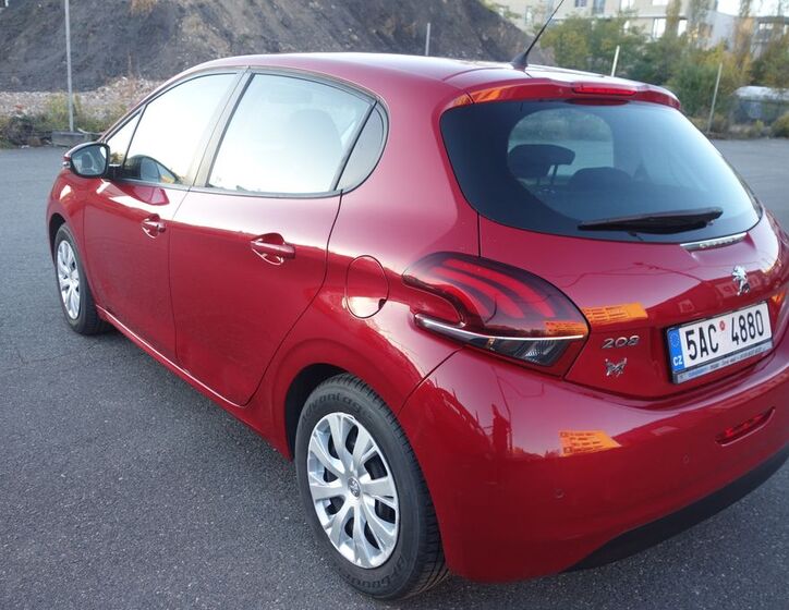 Peugeot 208 11