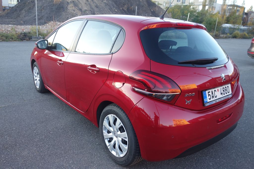 Peugeot 208