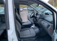 Mercedes-Benz Vito 13