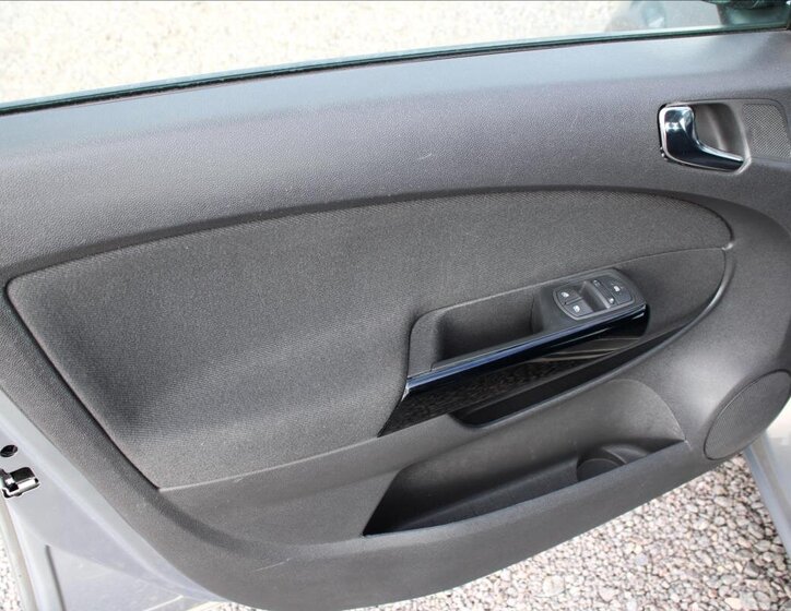 Opel Corsa Hatchback 1,4 l 64 kw