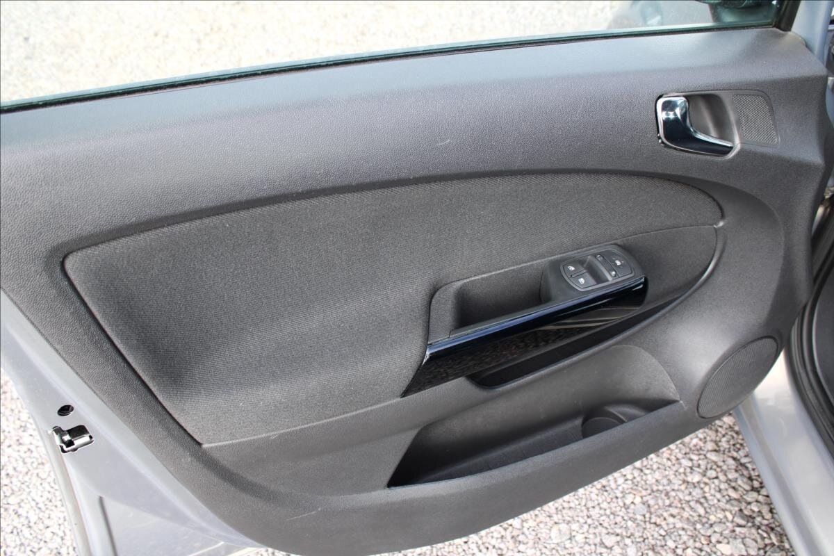 Opel Corsa Hatchback 1,4 l 64 kw