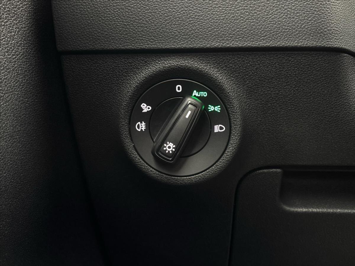 Škoda Karoq SUV / Terénní 1,5 l 110 kw