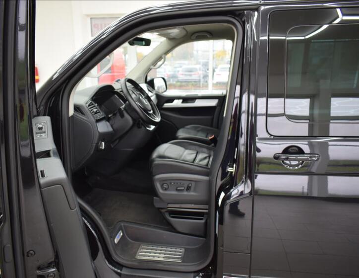 Volkswagen Multivan 10