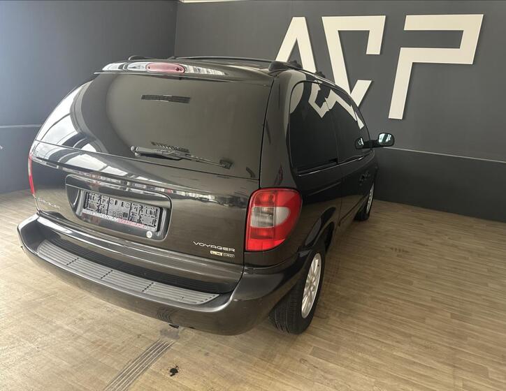 Chrysler Voyager 6