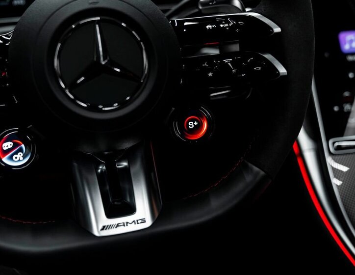 Mercedes-Benz Ostatní Kupé 0,0 330 kw