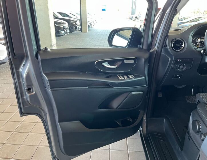 Mercedes-Benz Vito 9