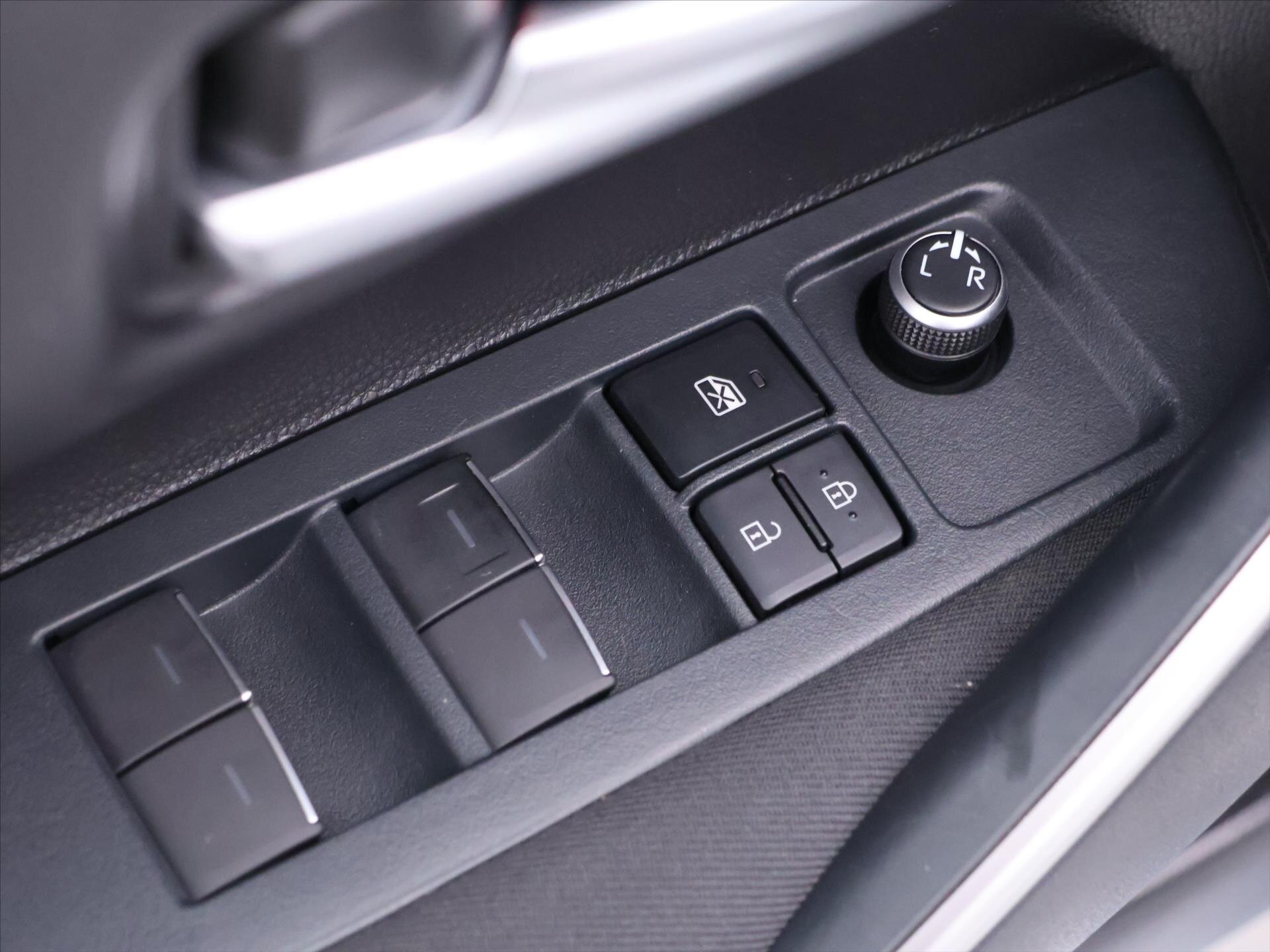 Toyota Corolla Sedan / Limuzína 1,8 l 72 kw