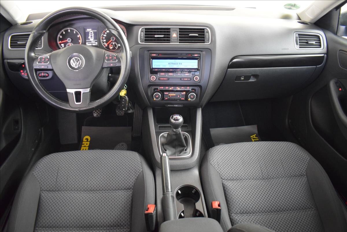 Volkswagen Jetta Sedan / Limuzína 1,2 l 77 kw