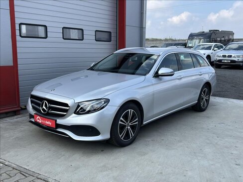 Mercedes-Benz Třídy E Kombi 2,0 l 143 kw