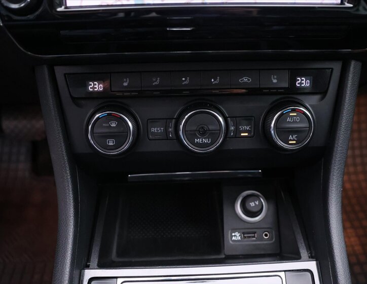 Škoda Superb Liftback 2,0 l 140 kw