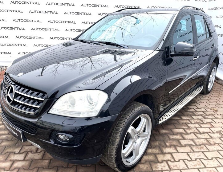 Mercedes-Benz Třídy M SUV / Terénní 3,5 l 200 kw