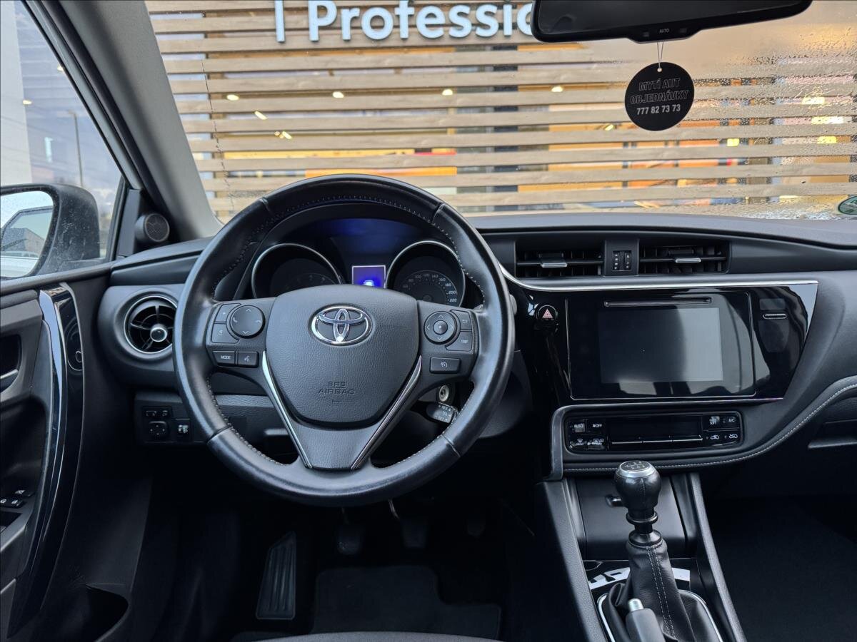 Toyota Auris Kombi 1,6 l 97 kw