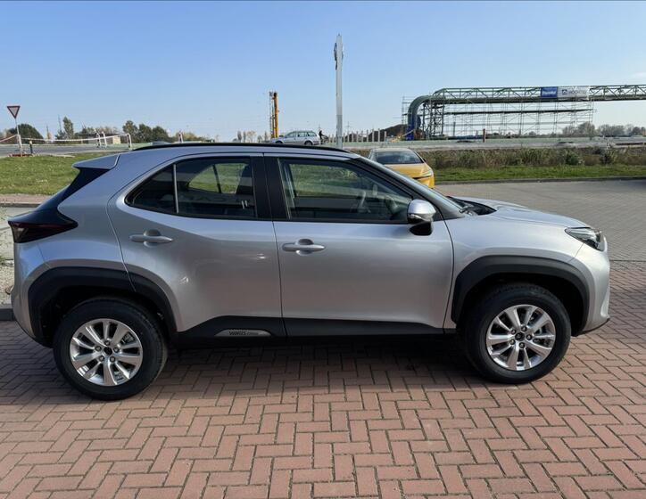 Toyota Yaris Cross 4