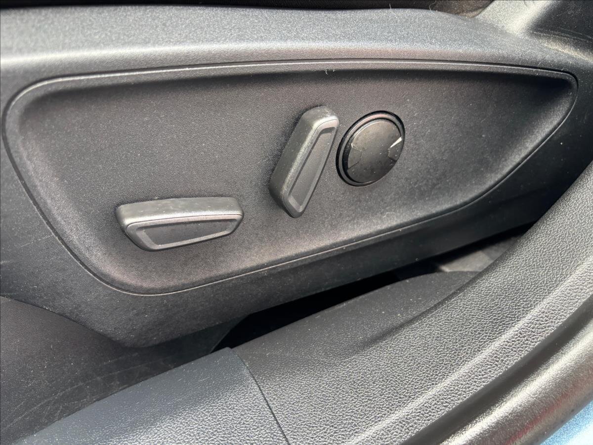 Ford Kuga SUV / Terénní 2,0 l 88 kw