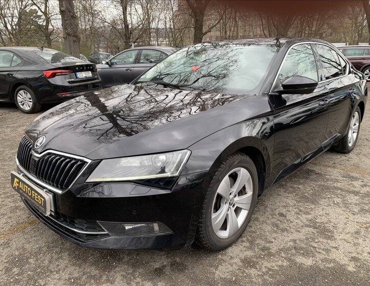 Škoda Superb Sedan / Limuzína 1,5 l 110 kw