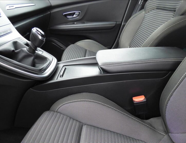 Renault Scénic MPV 1,5 l 81 kw