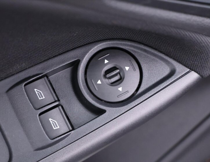 Ford Focus Kombi 999,0 92 kw