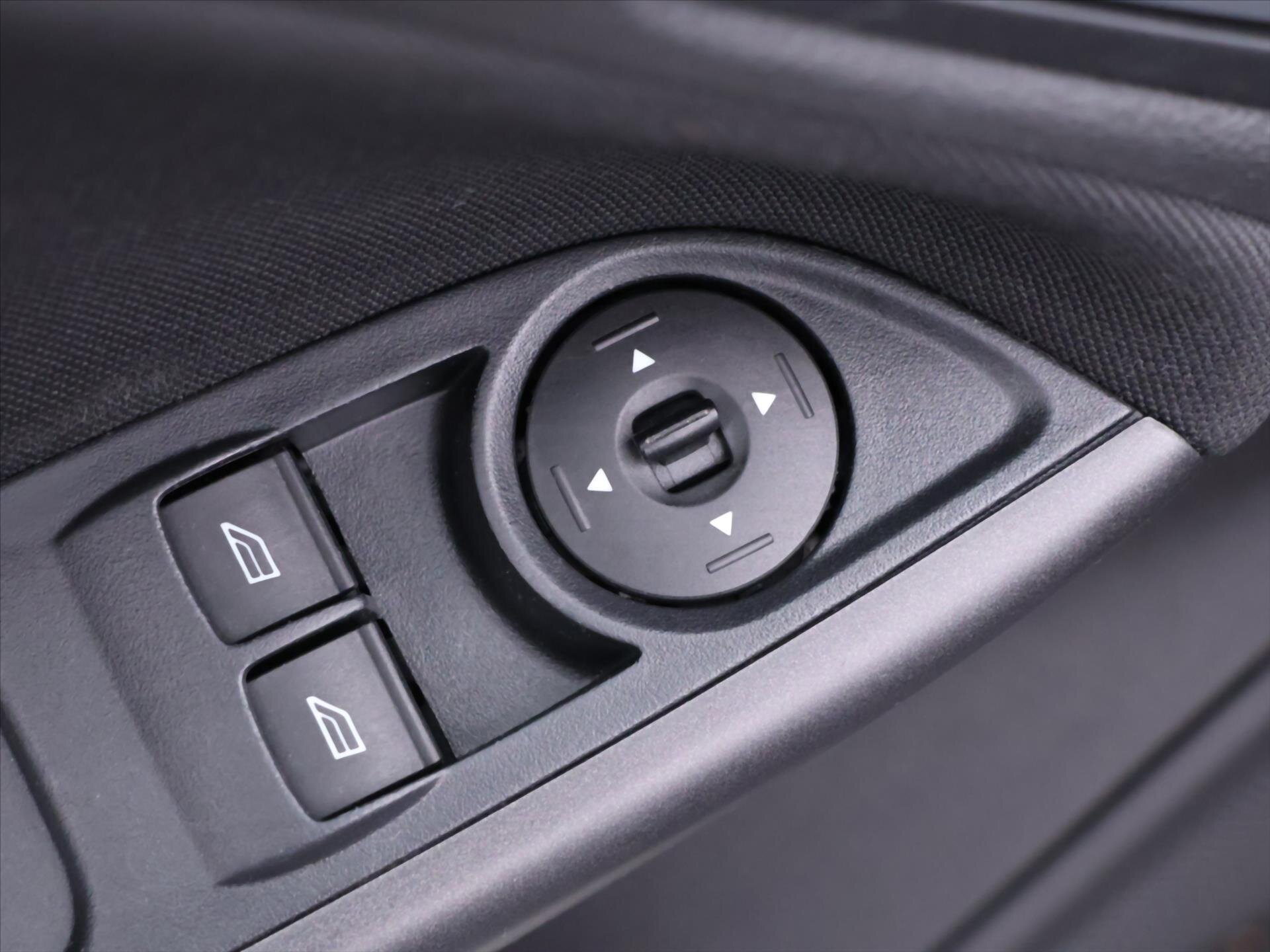 Ford Focus Kombi 999,0 92 kw