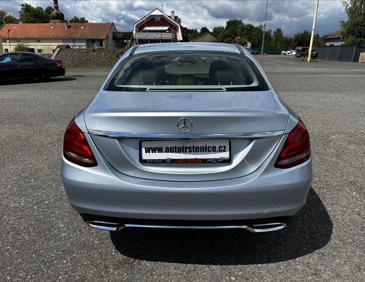 Mercedes-Benz Třídy C Sedan / Limuzína 1,6 l 115 kw