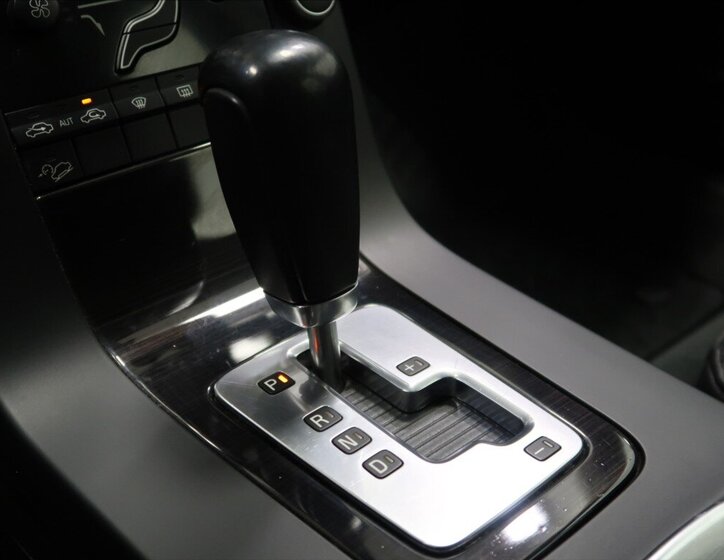 Volvo XC70 Kombi 2,4 l 136 kw