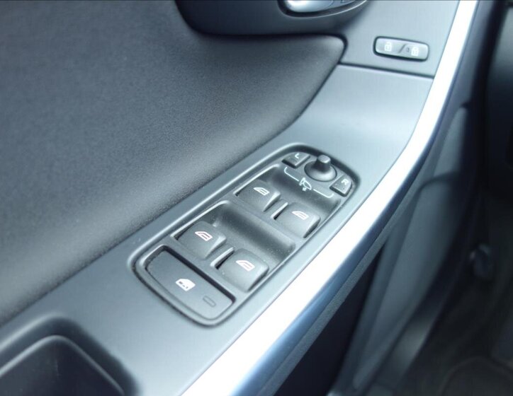 Volvo V60 Kombi 2,0 l 133 kw