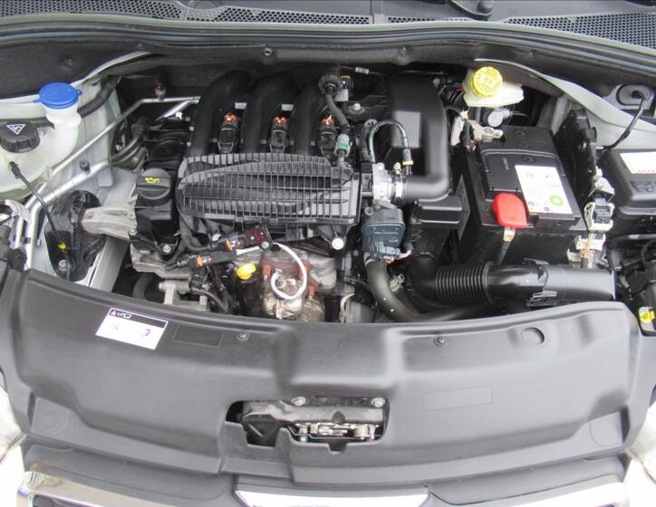 Peugeot 208 23