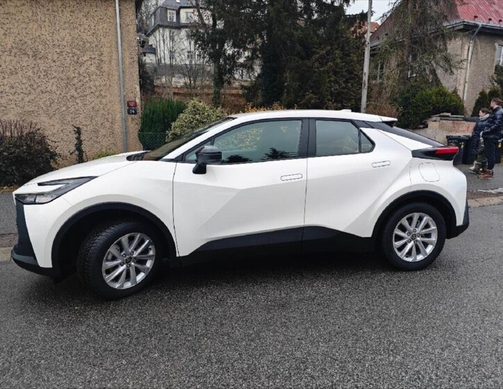 Toyota C-HR SUV / Terénní 0,0 72 kw
