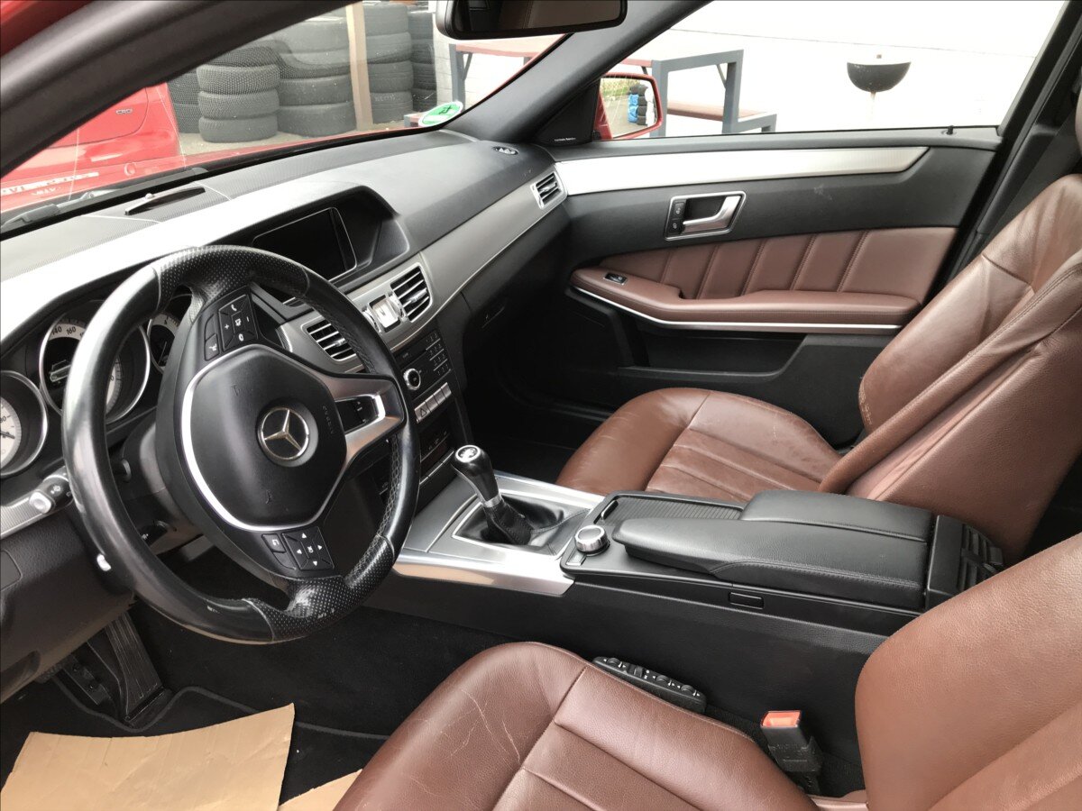 Mercedes-Benz Třídy E Kombi 2,1 l 100 kw