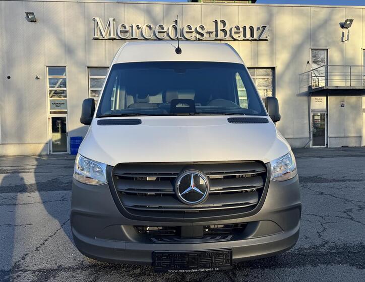 Mercedes-Benz Sprinter 8