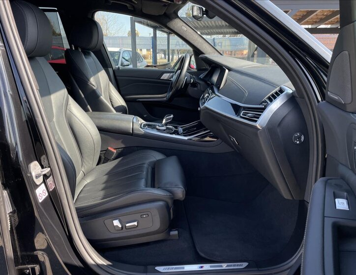 BMW X7 SUV / Terénní 3,0 l 195 kw