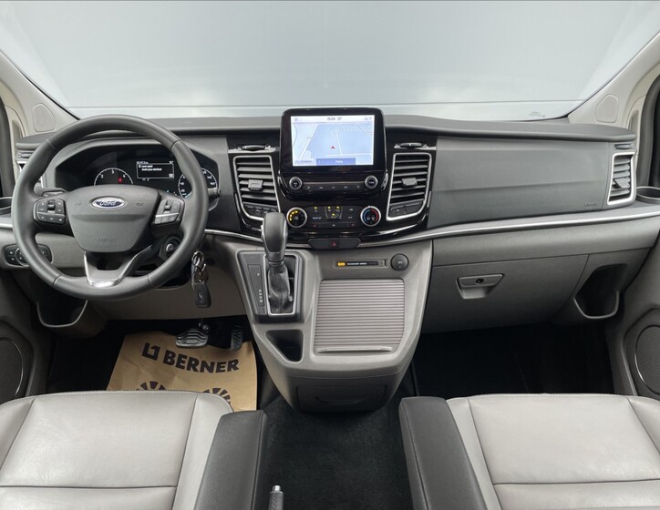 Ford Tourneo Custom 10