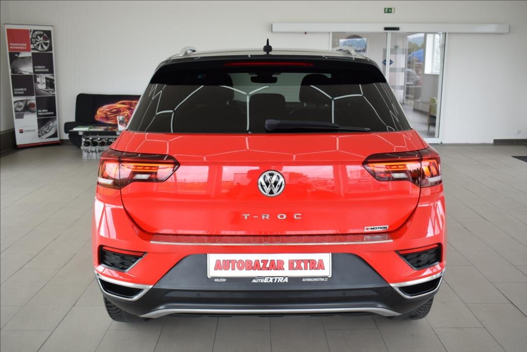 Volkswagen T-Roc SUV / Terénní 2,0 l 140 kw