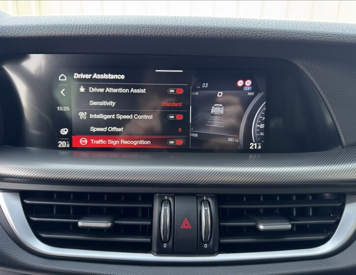 Alfa Romeo Stelvio 34